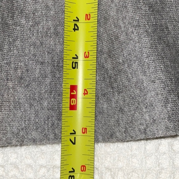 Zara Knit, grey mini skirt. Simple, cute & comfortable. Size S. - Picture 7 of 11